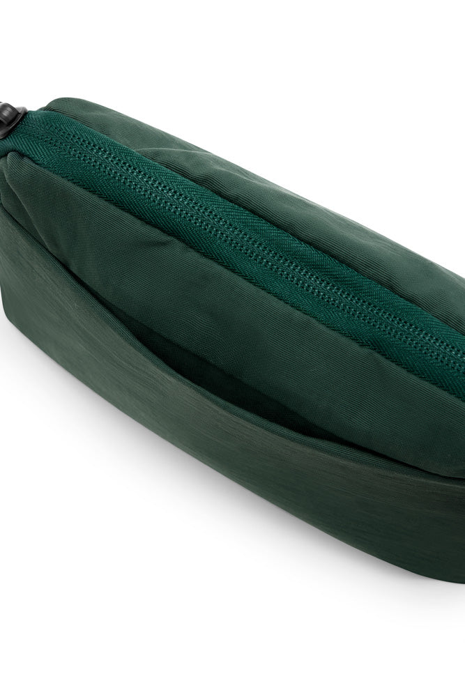 Peak Design City Sling 2L in Cypress – detail view