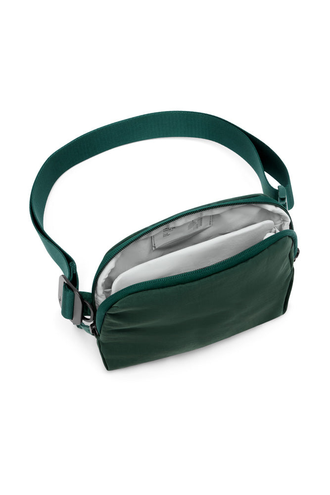 Peak Design City Sling 2L in Cypress – detail view